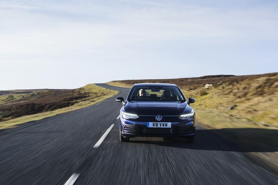  Volkswagen Golf Life 2020 года  (UK) (фото 10 из 40)